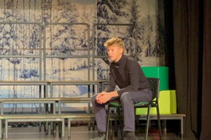 performanta rara la 15 ani elev din iasi in elita teatrului din londra sa fiu pe scena e cea mai frumoasa metoda de a ma relaxa povestea lui patric 69e570d12226f