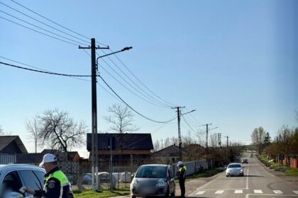 peste 120 de amenzi si 10 permise retinute in urma unei actiuni a politistilor ieseni 69d1f60a3f011