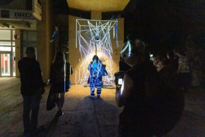 prima platforma new media de formare si experiment din tara la romanian creative week peste 40 de artisti creeaza impreuna viitorul artei digitale 69d384e586f96