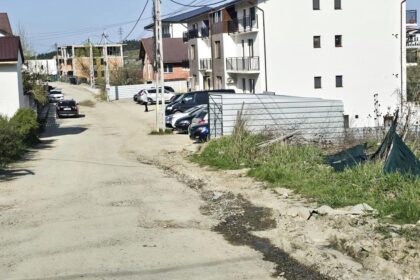 probleme intr un cartier rezidential din iasi un deal este afectat de alunecari de teren dupa ce in ultimii ani au fost construite mai multe blocuri 69e01ba56886a