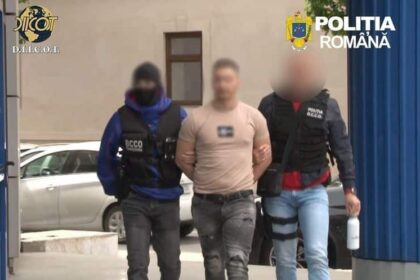 proxenet cercetat dupa ce a recrutat o tanara pentru a se prostitua in folosul sau desi batuta crunt victima s a intors la el si a continuat sa se prostitueze 69f32304d390c