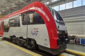 romania cumpara 20 de trenuri electrice si 16 locomotive noi investitia este de peste 250 de milioane de euro 69e9cfe91a60d