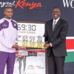 sabastian sawe primul atlet care a terminat un maraton sub pragul legendar de doua ore primit ca un erou la nairobi video 69f3418a846a3