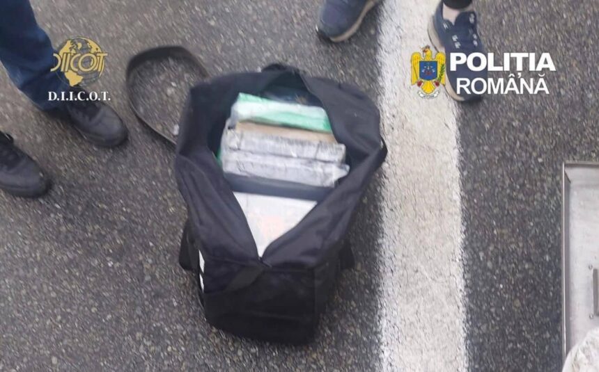 sofer turc retinut in mehedinti cu 30 de kilograme de droguri de mare risc substantele erau ascunse intr un tir video 69d13af4905ff