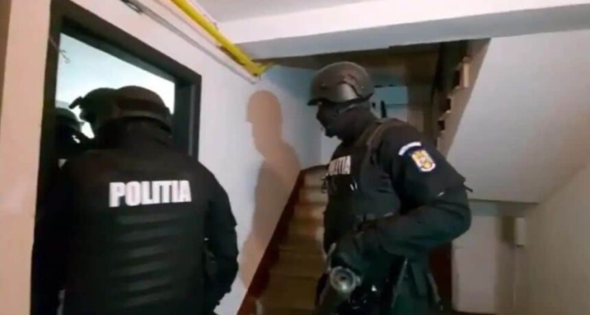 trei indivizi din iasi au fost arestati pentru proxenetism o mama si o eleva victime ale traficului 69d3c5751ea8e