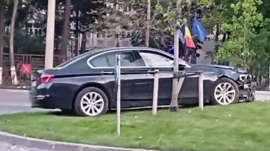 trei minori loviti de o masina proiectata pe scuar in cartierul drumul taberei au fost transportati de urgenta la spital 69ee905aa9015