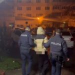 un adolescent a fost retinut dupa ce a pulverizat spray lacrimogen intr un mall din craiova doua femei au ajuns la spital 69cf6e7687995