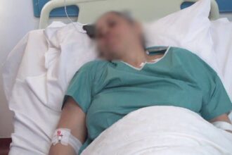 un barbat de 28 de ani din ploiesti si ar fi injunghiat soacra in varsta de 39 de ani in fata blocului 69f0918883afd