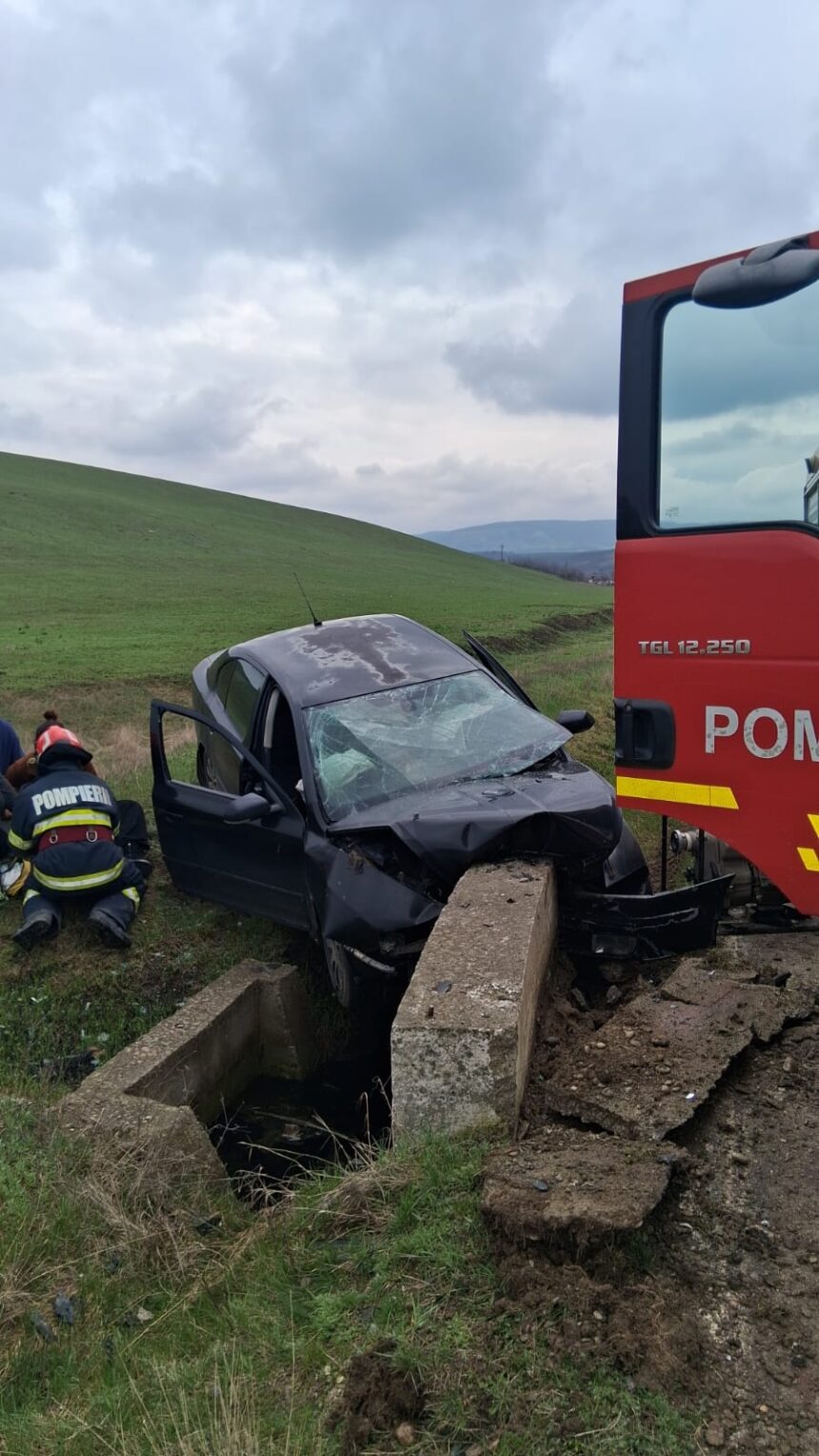 un barbat si a pierdut viata iar o tanara a fost ranita intr un accident rutier mama barbatului a necesitat ingrijiri medicale la aflarea vestii 69cfb1f7d9ea8