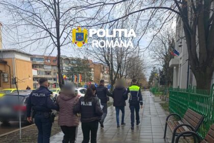 un barbat si o femeie au fost incatusati pentru ca au incurajat un minor sa chinuie un catel 69d7be1b10694