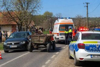 un copil de 12 ani a cazut din caruta direct in fata unei masini si a ajuns de urgenta la spital in sibiu 69ea601a49f86