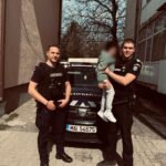 un copil de 5 ani a fost gasit de catre jandarmii ieseni la 2 kilometri de casa 69d394ec0970c