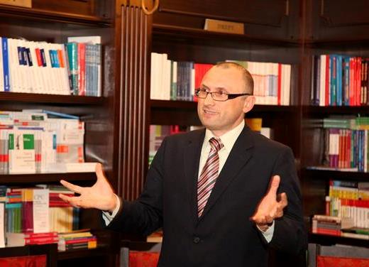 un expert iesean despre iesirea din criza politica aceeasi coalitie fara bolojan un guvern psdaur sau consens pe modificarea constitutiei ultima varianta imi surade cel mai mult 69e75268a3eff