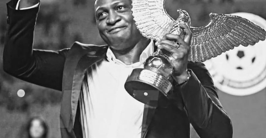 un fost international nigerian a murit la 40 de ani in timpul unui meci demonstrativ 69ebda9418304