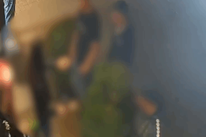 un iesean a fost batut crunt dupa ce a incercat sa aplaneze un conflict izbucnit intre tineri din cauza unei fete 69f22dde3a70d