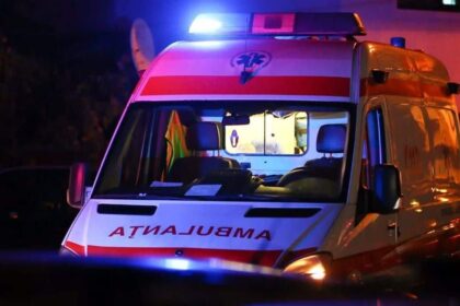 un taximetrist a injunghiat in picior un barbat intr o statie gpl din bucuresti nervos ca a intarziat cand a platit 69ebe9da75e29