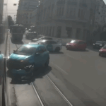 video un sofer neatent a incurcat tot traficul din piata unirii dupa ce a lovit un tramvai 69f09e9a12530