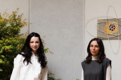 zeci de artisti romani si internationali transforma baia turceasca intr un traseu despre apa memorie si fragilitatea materiei la romanian creative week 69f328f3750f6