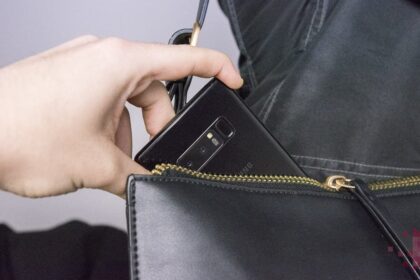 a furat de la o pensionara un telefon banal dar faptul ca nu si a recunoscut fapta il va trimite la inchisoare si a urmarit victima sute de metri prin oras 69f3f85db1763