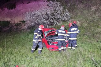accident cu trei victime la iasi un autoturism s a rasturnat la marginea soselei foto video 69f8251612122