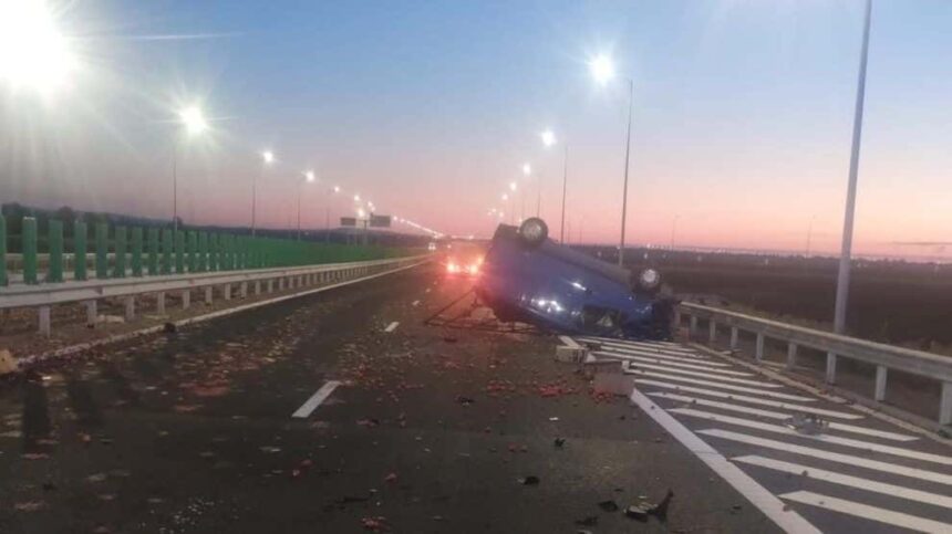 accident mortal pe autostrada a7 pasagerul unei autoutilitare intrate in parapetul care separa sensurile de mers si a pierdut viata 6a06c9d4dc67d