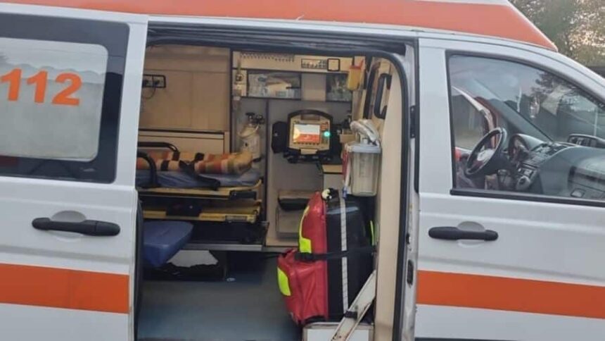 adolescent de 15 ani mort dupa ce i s a facut rau in curtea unei unitati de invatamant din judetul bacau ambulanta cu medic ar fi ajuns dupa doua ore 6a0f1fccc653c