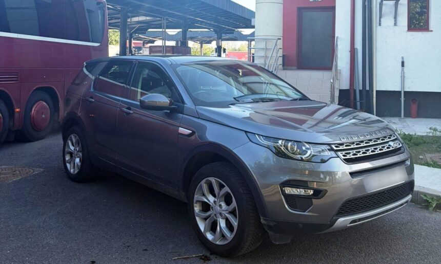 autoturism in valoare de aproximativ 118 000 de lei cautat de autoritatile din marea britanie descoperit la sculeni 6a14150810daa