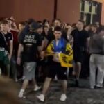 bataie intre romani si ucraineni in centrul vechi al capitalei un ucrainean a fost ranit si a fost transportat la spital video 6a1043a7aa23b