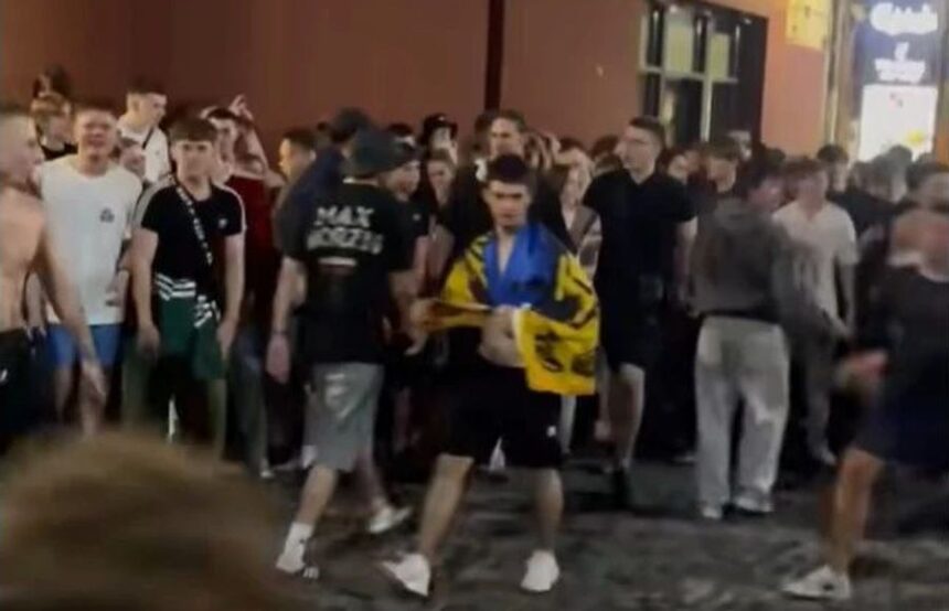 bataie intre romani si ucraineni in centrul vechi al capitalei un ucrainean a fost ranit si a fost transportat la spital video 6a1043a7aa23b