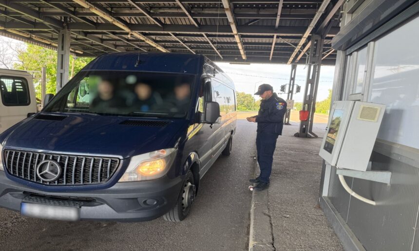 butelii incarcate cu peste 30 de kilograme de freon cu destinatia italia confiscate la albita 6a0aec18dfdd6