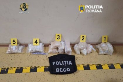 captura de droguri la braila aproape 10 kilograme de cristal aduse din germania prin curierat un minor de 15 ani prins in flagrant 69fc44e855341