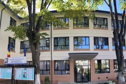 caz socant intr o scoala din iasi un elev de 14 ani a ajuns la spital dupa ce a fost batut de doi colegi intr o pauza 6a0b40738c03f