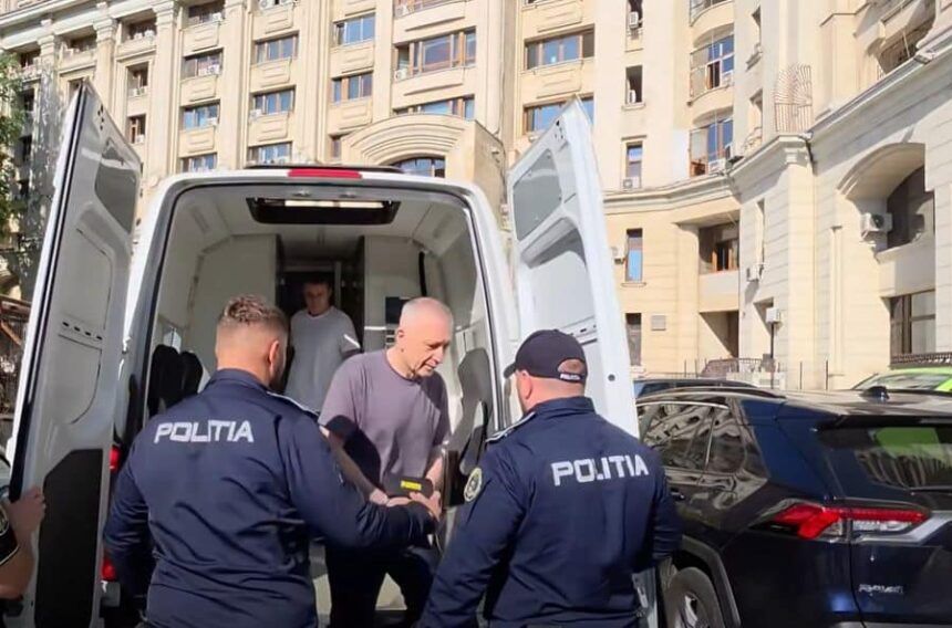 cei doi procurori din constanta acuzati de coruptie adusi la parchet pentru a asista la perchezitii informatice 6a15630381a04