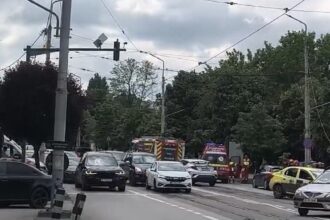 coliziune intre trei autoturisme pe strada palat 6a101dc07d589