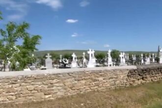 crima intr un cimitir din iasi dupa ce s au impartit pachete de pomana scandalul a pornit de la alimentele primite 6a15b75bce64e