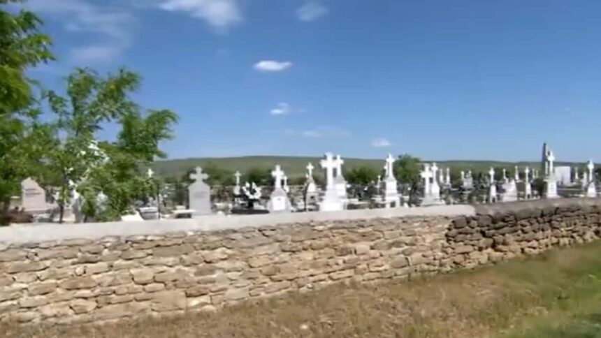 crima intr un cimitir din iasi dupa ce s au impartit pachete de pomana scandalul a pornit de la alimentele primite 6a15b75bce64e