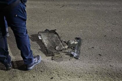 deputat din galati drona a lovit casa liftului unui bloc cu zece etaje s a prabusit pe acoperis si a explodat 6a1937de922d8