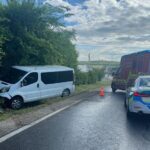 doi baieti si trei femei transportati la spital dupa ce un microbuz de transport persoane a iesit de pe sosea in sibiu 6a1bec6e8d2be