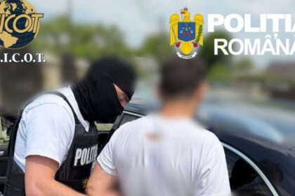 doi barbati retinuti pentru trafic de droguri unul dintre ei a fost prins in flagrant in timp ce vindea 35 de grame de cocaina 6a158c04850c4