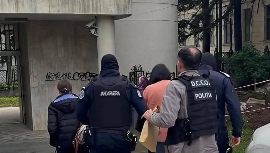 doi politisti de frontiera si trei vamesi retinuti in dosarul gruparilor ce aduceau produse de contrabanda din ucraina video 6a00a9f0b50a6