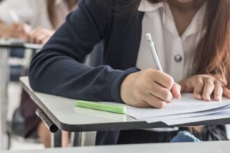 emotii mari si examene multe pentru studentii din iasi cand incepe sesiunile de vara la universitatile din oras 6a0278d6d0ea1
