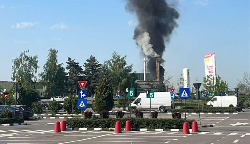 explozie la un depozit de langa ploiesti ar putea urma o a doua deflagratie un barbat a fost ranit 69f997508333e