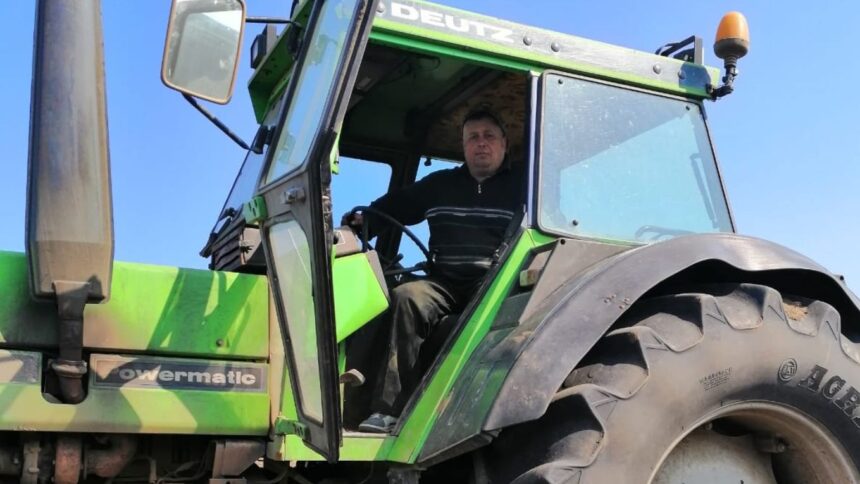 fermierul judecat pentru tentativa de omor dupa ce a trecut la dobrovat cu tractorul peste masina de teren a concurentului achitat de curtea de apel lipsesc elementele infractiunii 6a0a5e591c98a