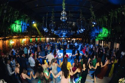 final de facultate marcat de cheltuieli de sute de lei doar pentru curs festiv si banchet mai multi bani pentru haine si servicii de infrumusetare 69fa88cf53db4