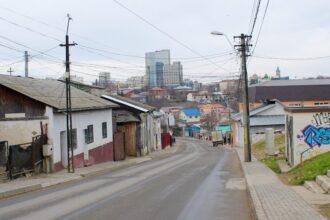 fiul unui fost bulibasa din bas ceaus a dat buzna in cabinetul unei doctorite si i a dat ultimatul de o ora sa elibereze locul aici a stat tata 69fa8fd49f812
