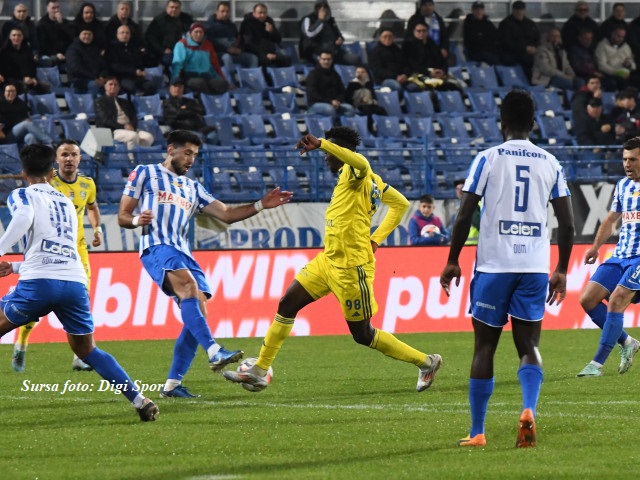fotbal cu opt seniori in lot poli joaca sambata ultimul meci al sezonului ce meciuri au loc in lupta pentru evitarea retrogradarii 69fd2bdbba426
