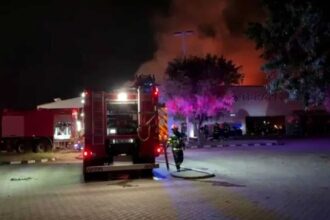 incendiu de amploare la un depozit din chiajna pompierii au reusit localizarea focului 6a0574e27e239