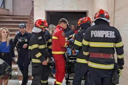 incident grav la ministerul transporturilor un lift in care se aflau 6 persoane s a prabusit de la etajul 8 starea victimelor 6a0ec0f45a1b4