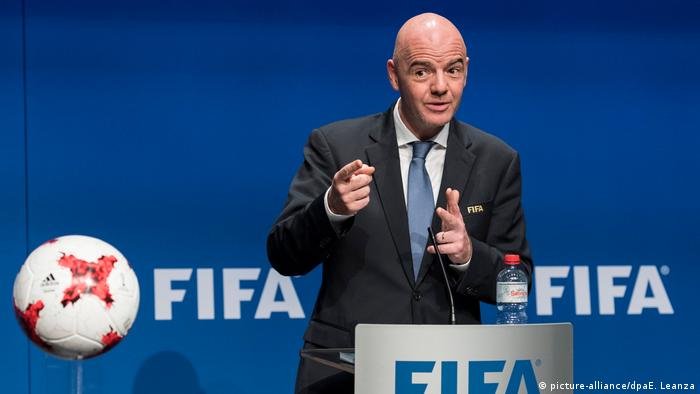 infantino promite daca va cumpara cineva un bilet la cm de 2 milioane de dolari ii voi duce personal un hot dog si o coca cola 69fb6d5a63441