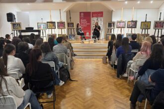 intre literatura si confesiune elevii din clubul alecart in dialog cu scriitoarea tatiana tibuleac despre migratie familie si identitate 69f93e56a5949